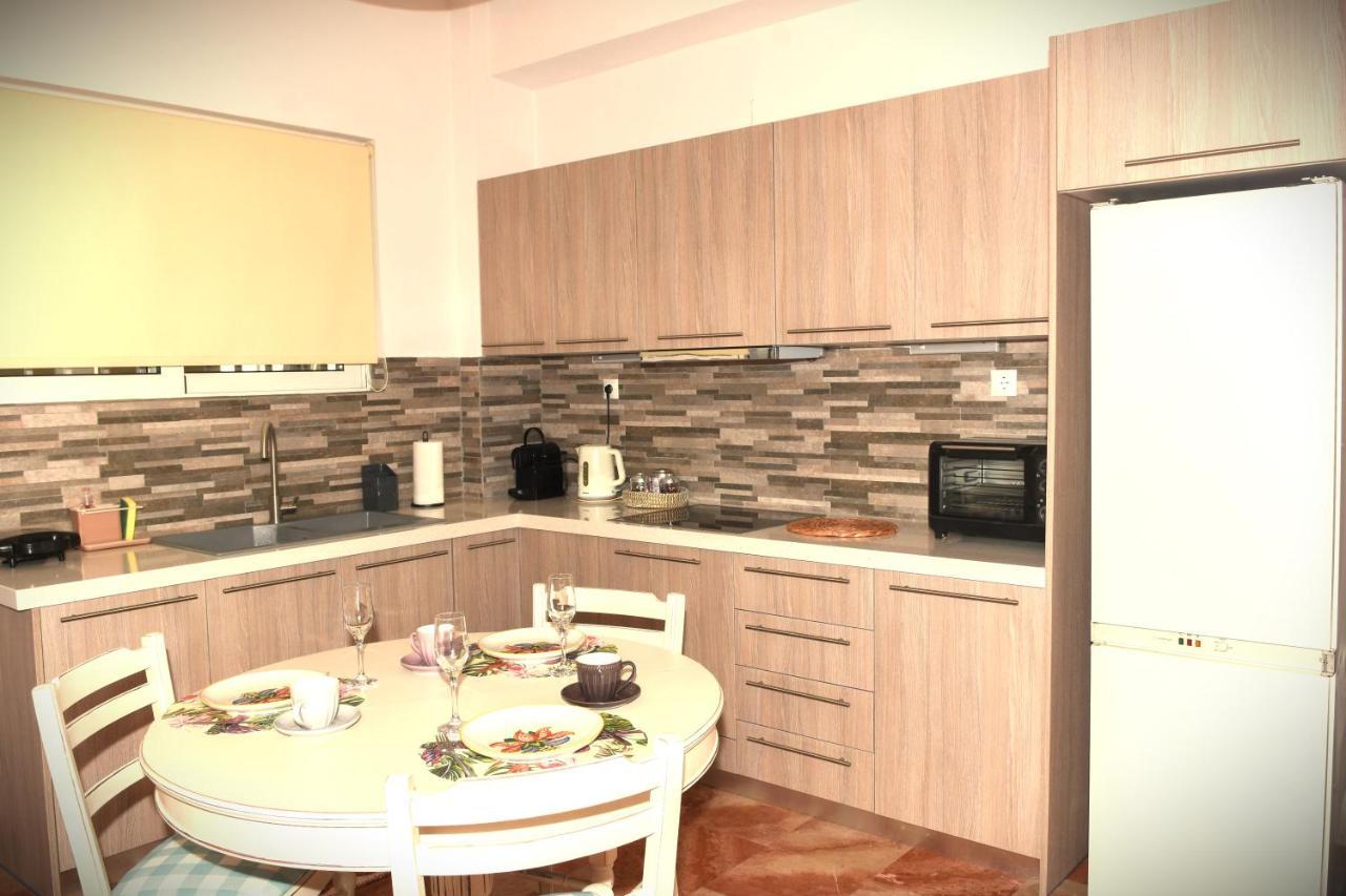 Apartamento Ellis House Agrinio Exterior foto